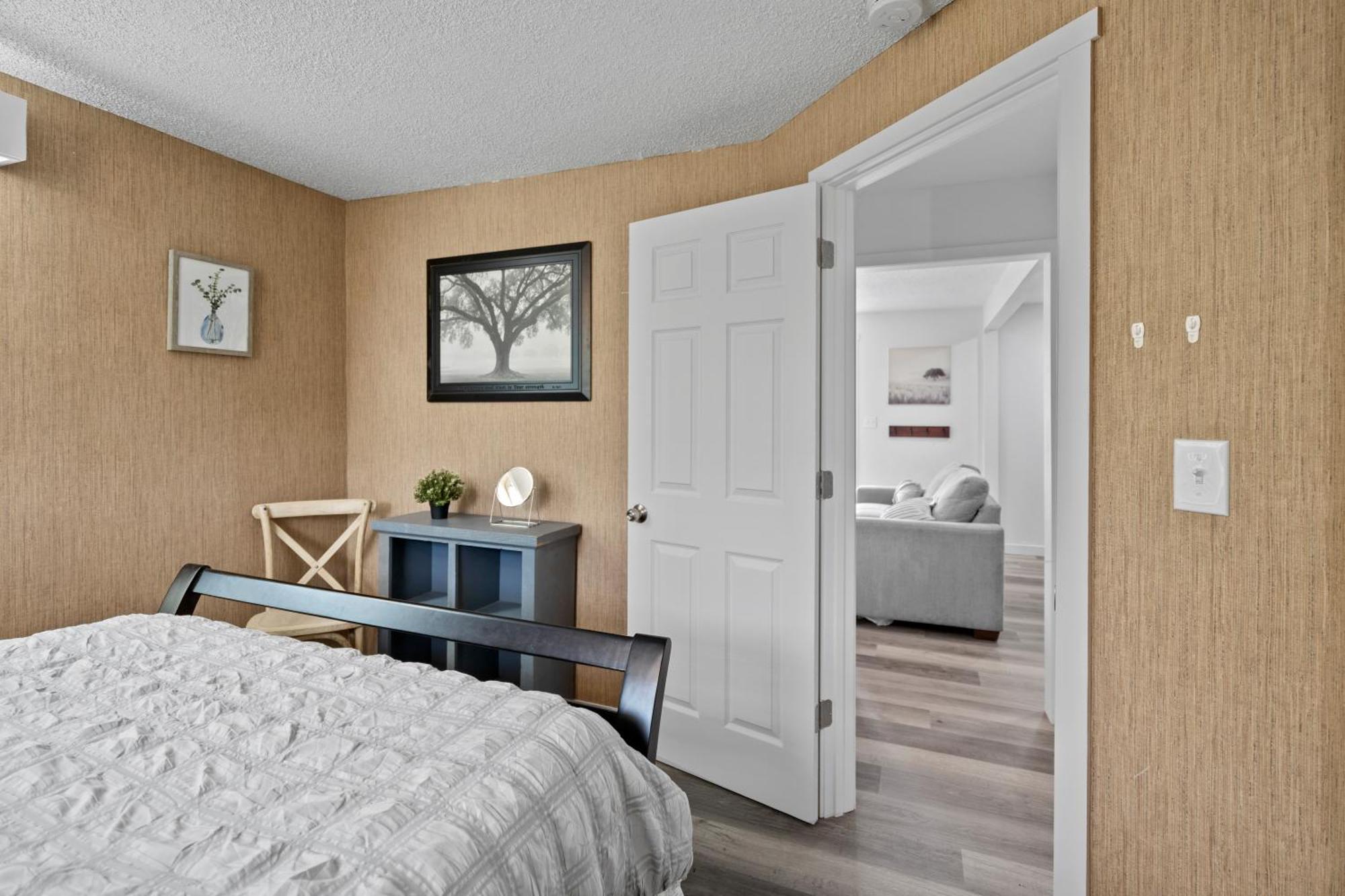Peach Street Super Suite Medford Exterior photo
