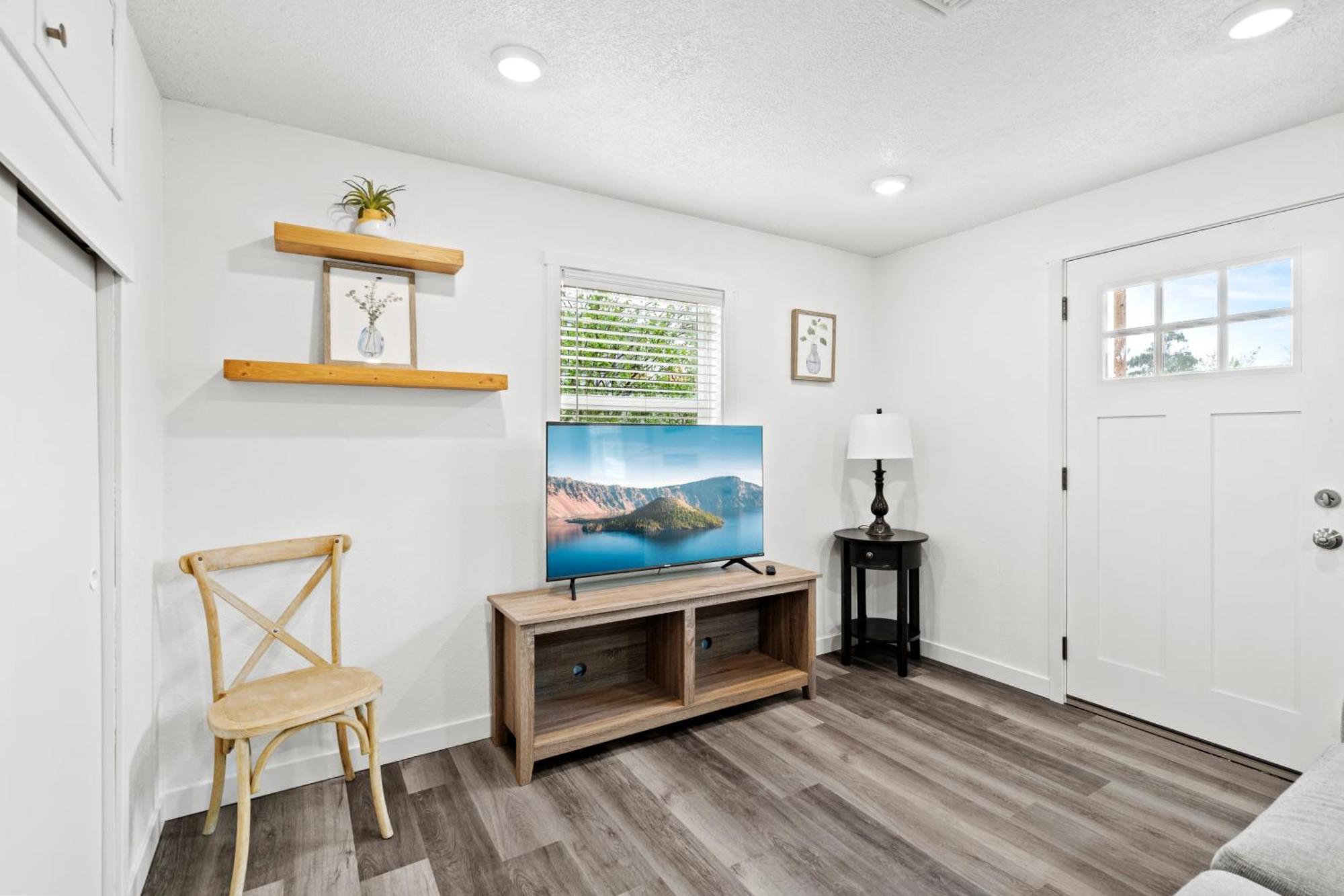Peach Street Super Suite Medford Exterior photo